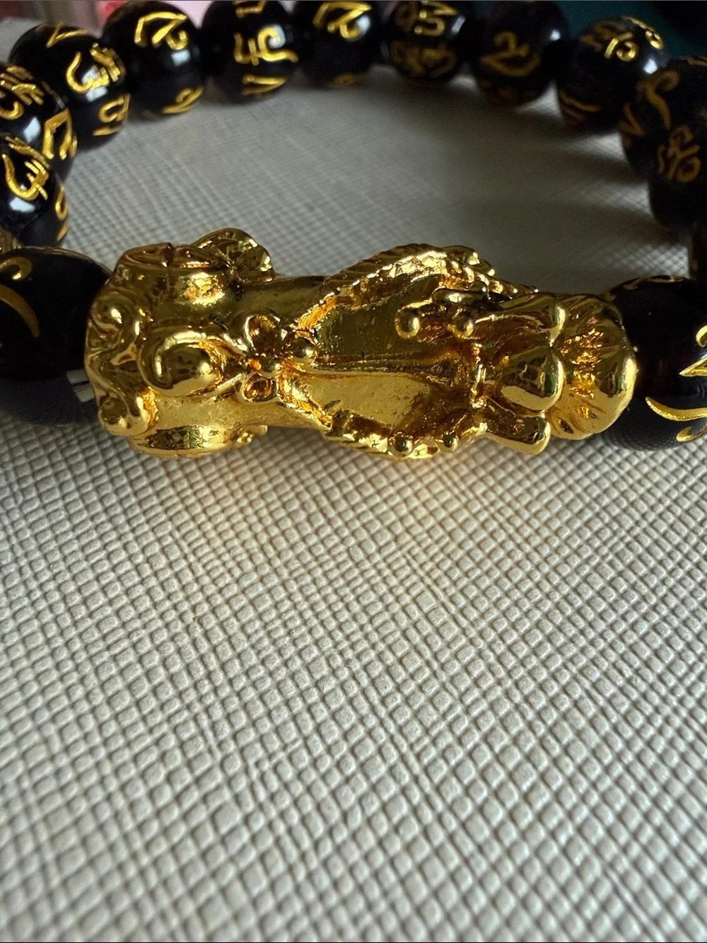 Black & Gold Feng Shui Pixiu Bracelet Lucky Wealth Charm Beaded Stretch Bracelet